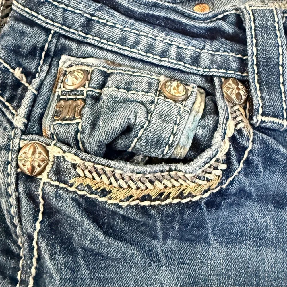 Miss Me Crop Jeans Size 25 ME8518C3 Rhinestone Flap Pockets Stretch